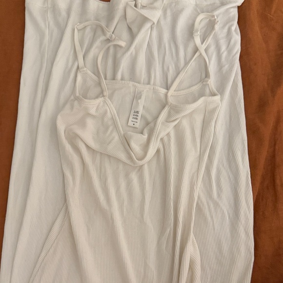 SKIMS Cream Ribbed Camisole - Picture 1 of 1